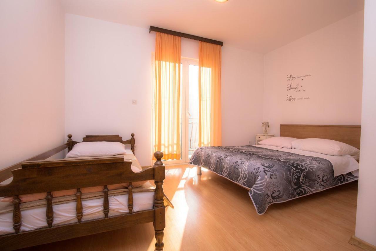 Dagulo Apartamento Primošten Exterior foto