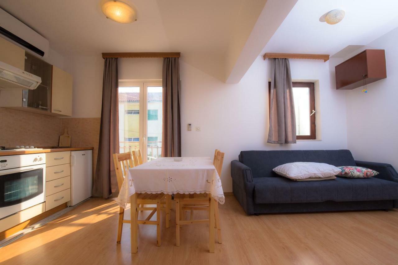 Dagulo Apartamento Primošten Exterior foto