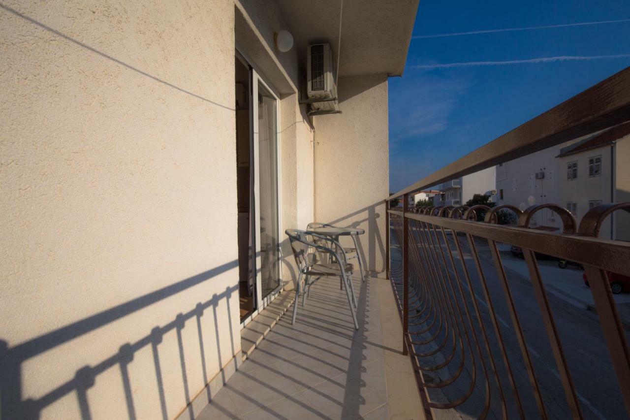 Dagulo Apartamento Primošten Exterior foto