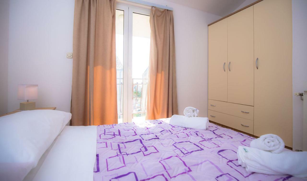 Dagulo Apartamento Primošten Exterior foto